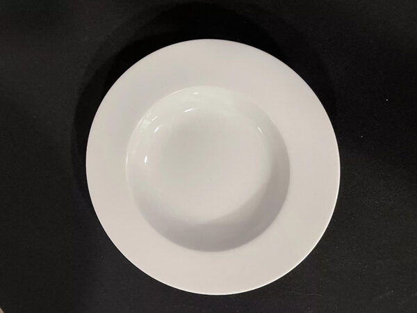 Assiette creuse en porcelaine de 23cm de diamètre