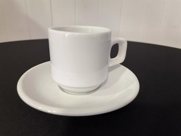 Tasse et sous-tasse à café en porcelaine